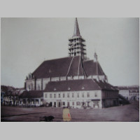 Biserica Sf Mihail Cu Cadirile Din Jur Si Turnul Neogotic In Lucru, la 1850. Photo by Roamata, Wikipedia.jpg